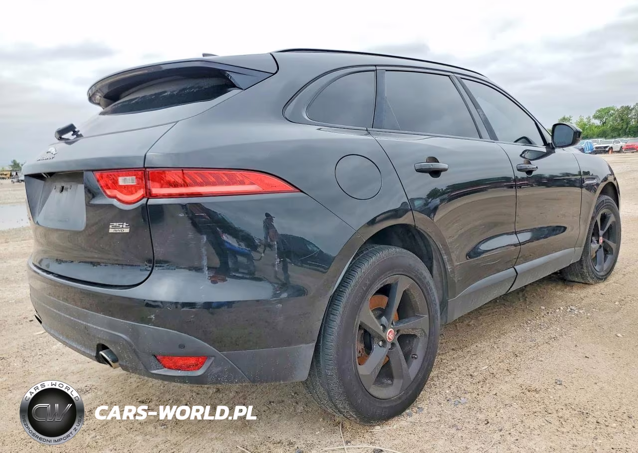 2020 Jaguar F-Pace Prestige VIN:SADCK2FX2LA618222 - 3