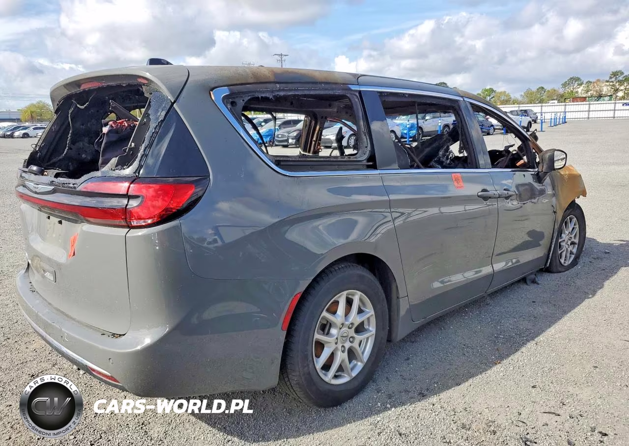 2025 Chrysler Pacifica Select VIN:2C4RC1BG6SR504432 - 3