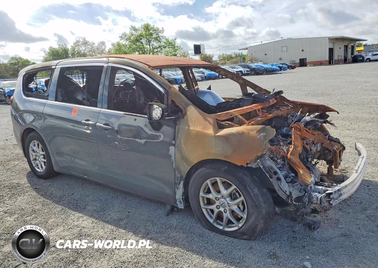 2025 Chrysler Pacifica Select VIN:2C4RC1BG6SR504432 - 4