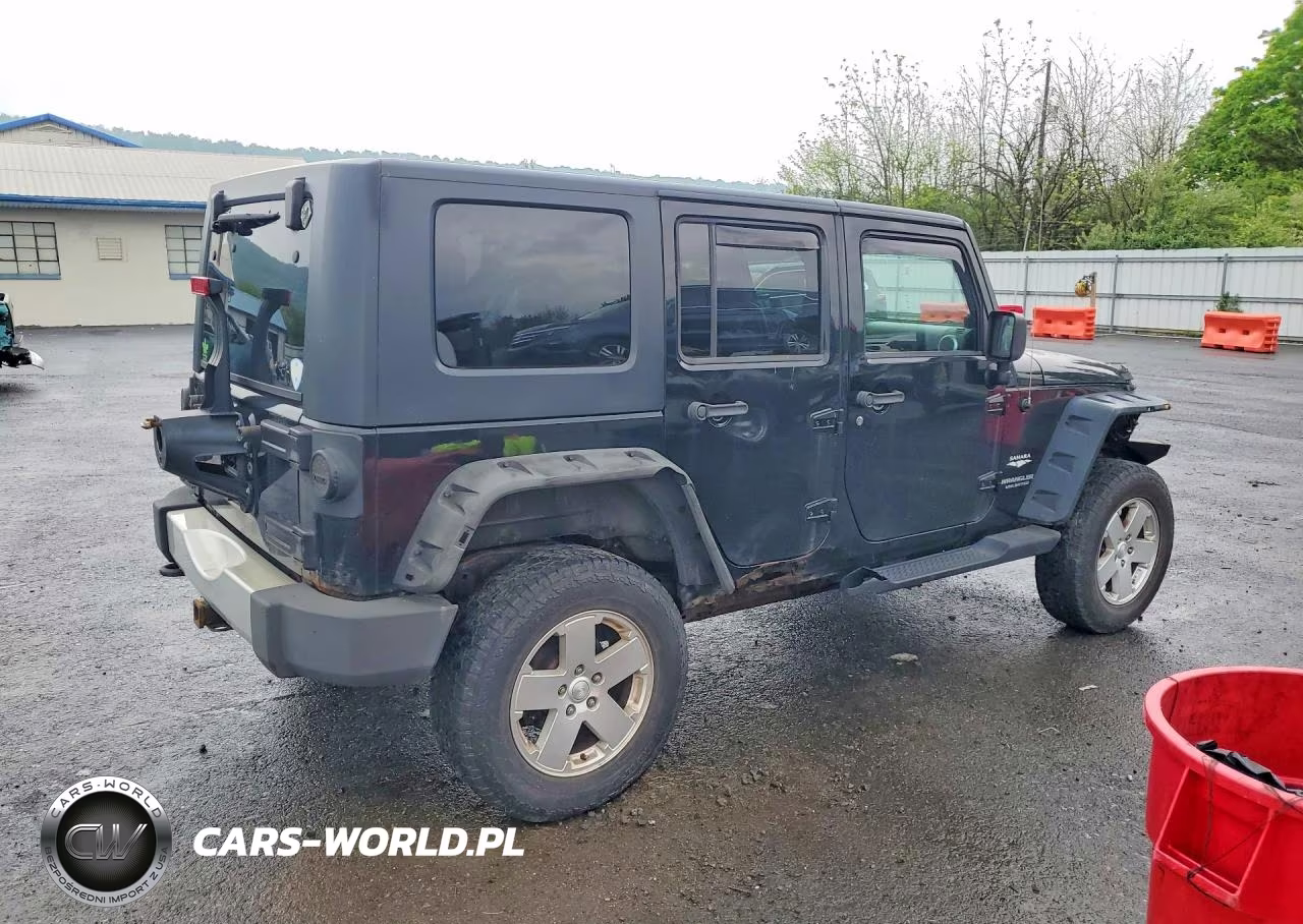 2010 Jeep Wrangler Unlimited Sahara VIN:1J4BA5H19AL162283 - 3