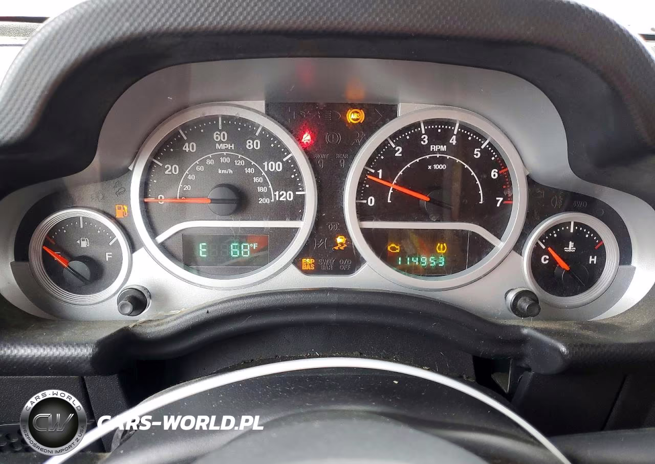 2010 Jeep Wrangler Unlimited Sahara VIN:1J4BA5H19AL162283 - 9