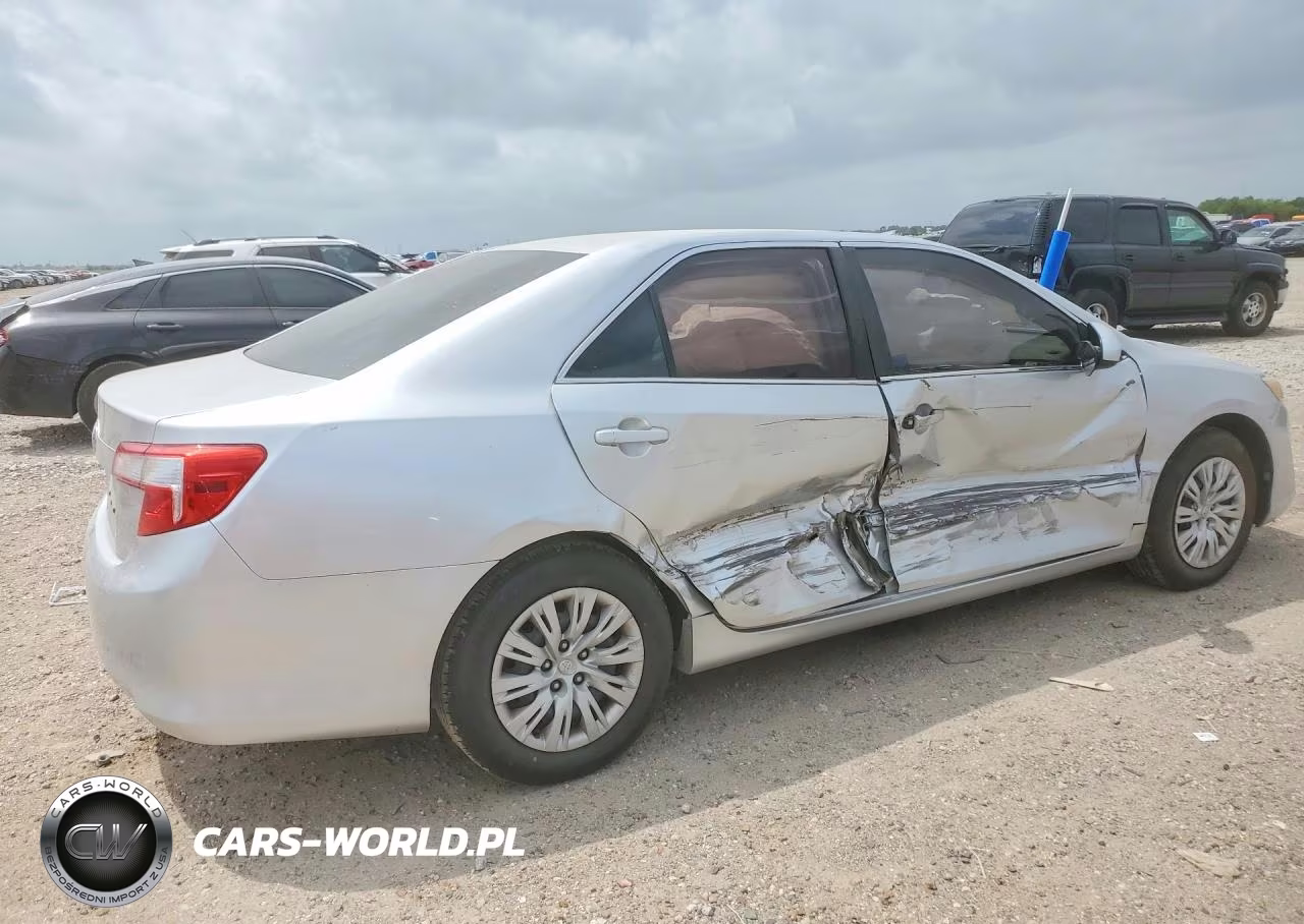 2014 Toyota Camry L VIN:4T4BF1FK9ER375232 - 3