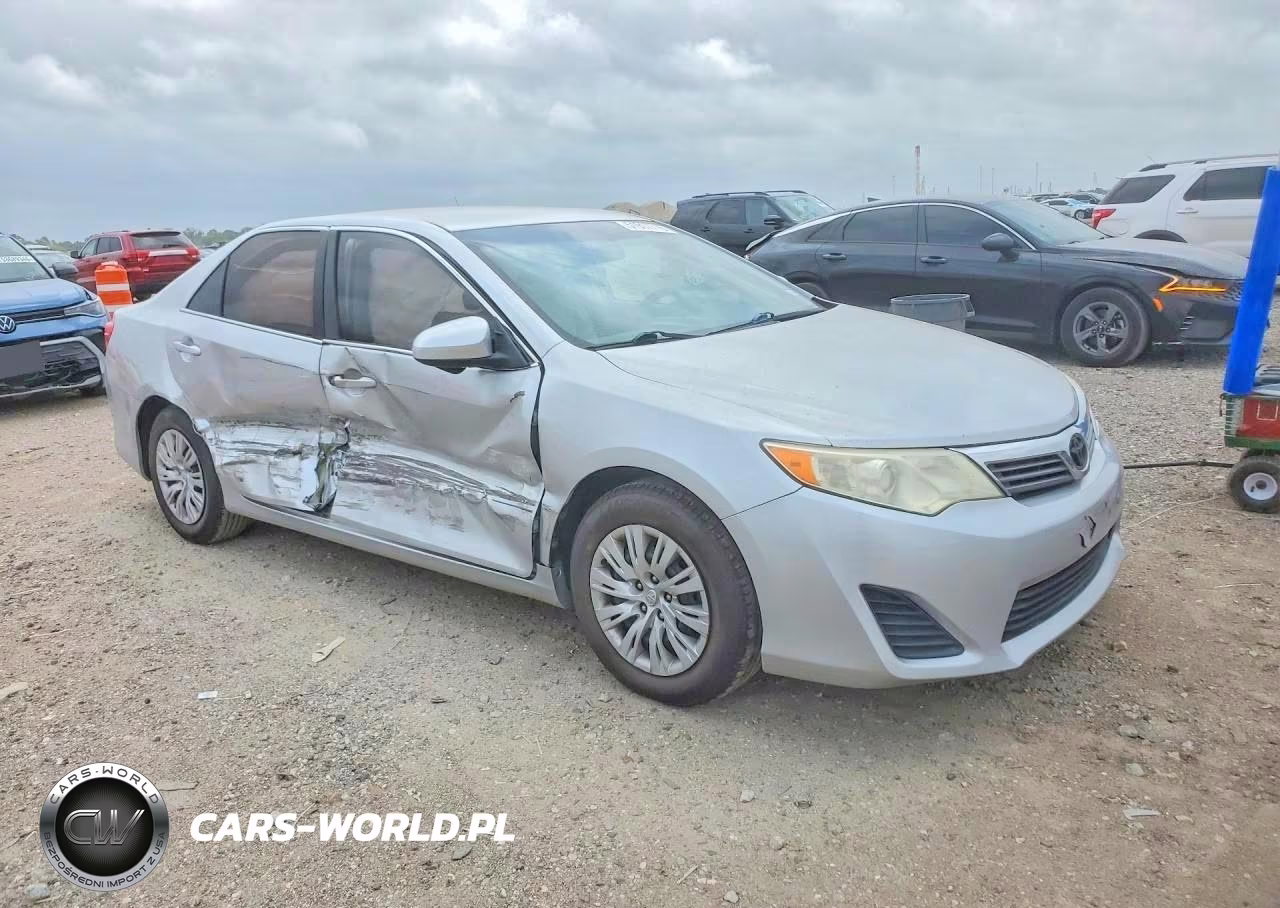 2014 Toyota Camry L VIN:4T4BF1FK9ER375232 - 4