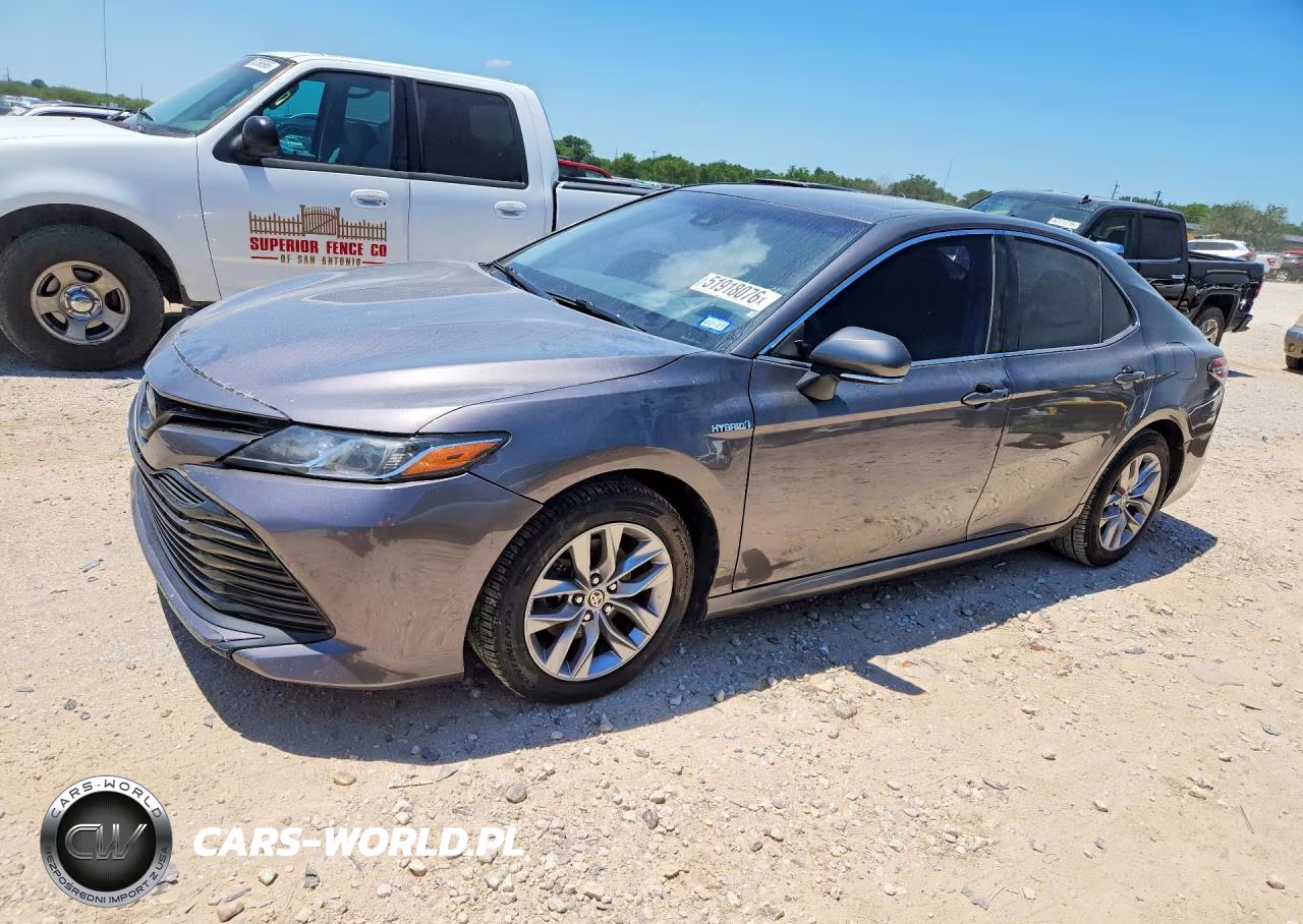 2019 Toyota Camry Le – zdjęcie 1 z 12