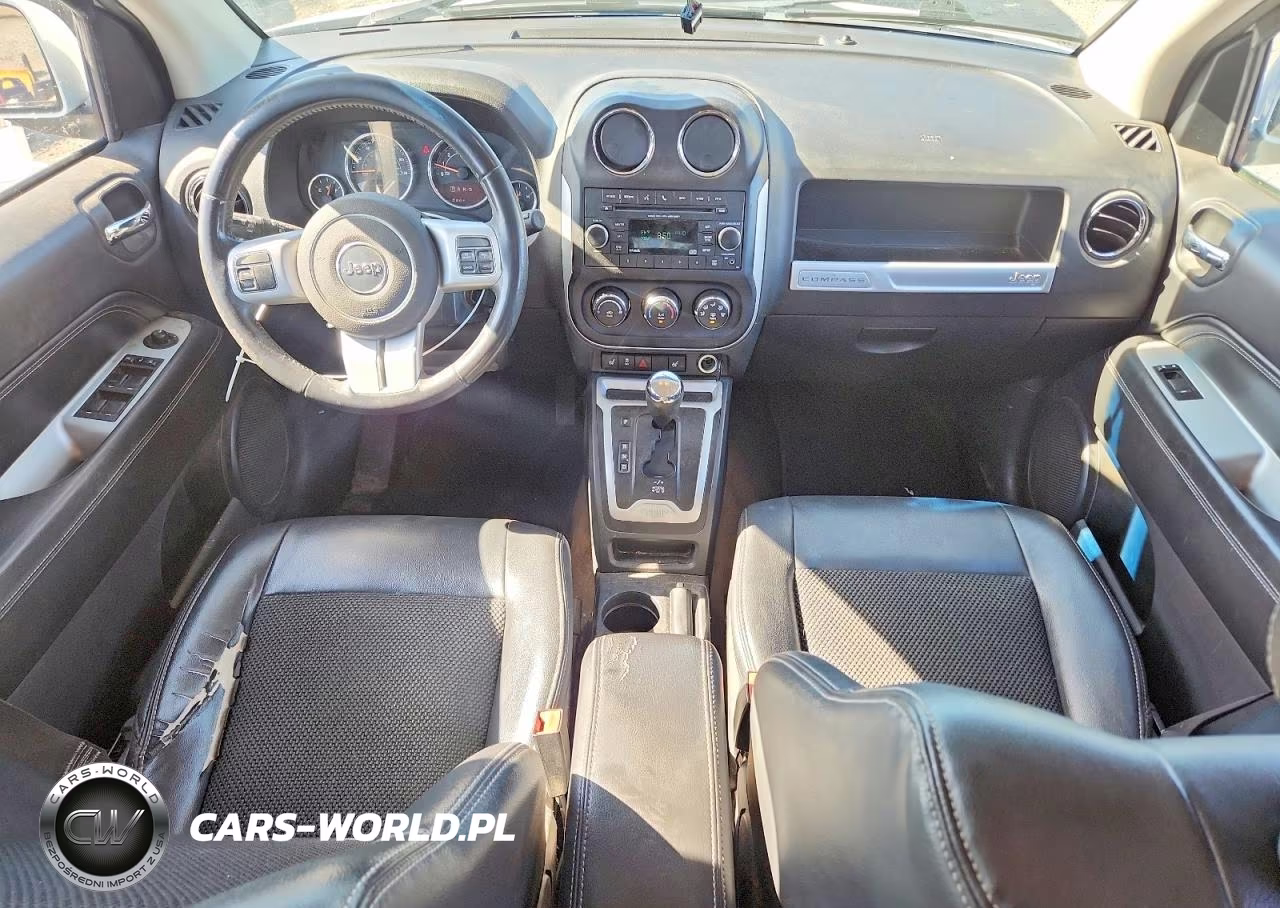 2017 Jeep Compass Latitude VIN:1C4NJCEA9HD117361 - 8