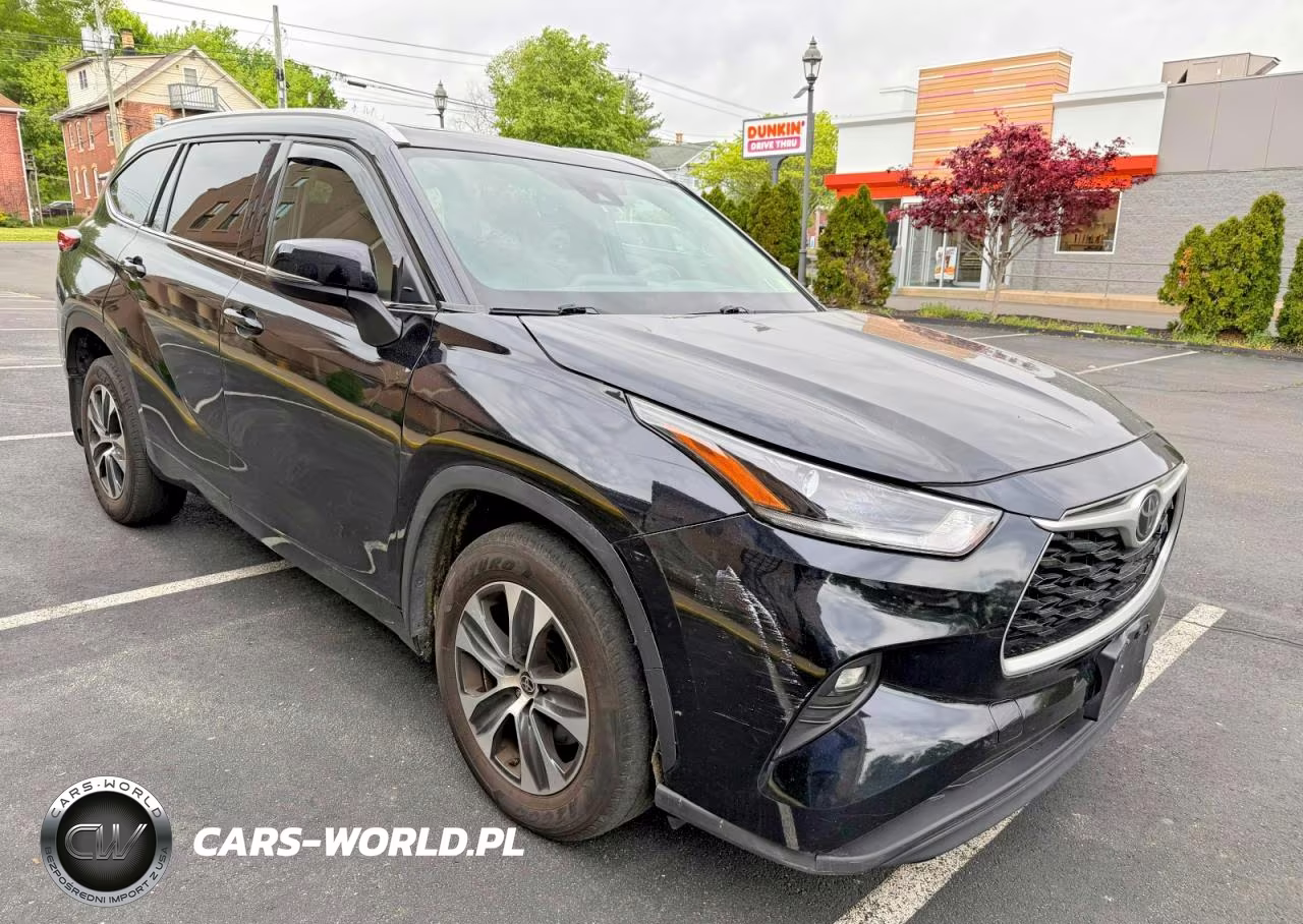 2022 Toyota Highlander Xle VIN:5TDGZRBH5NS591314 - 4