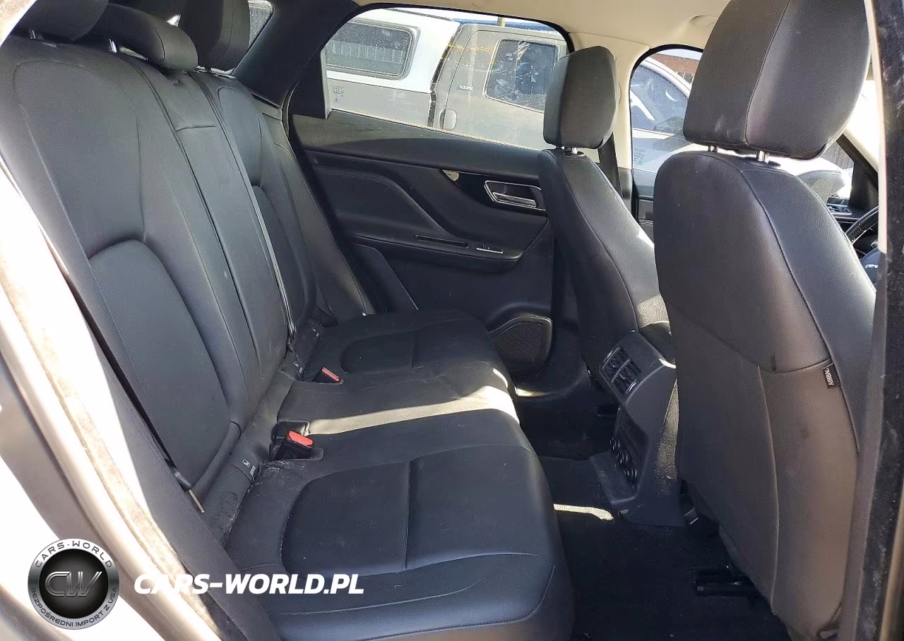 2018 Jaguar F-Pace Premium VIN:SADCJ2FX1JA268775 - 11