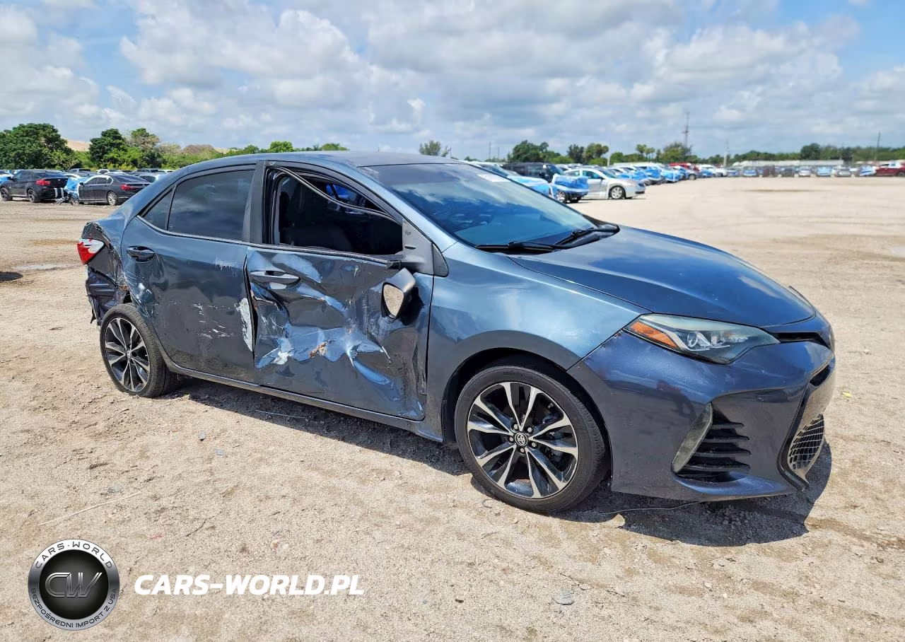 2018 Toyota Corolla Se VIN:5YFBURHE6JP821676 - 4