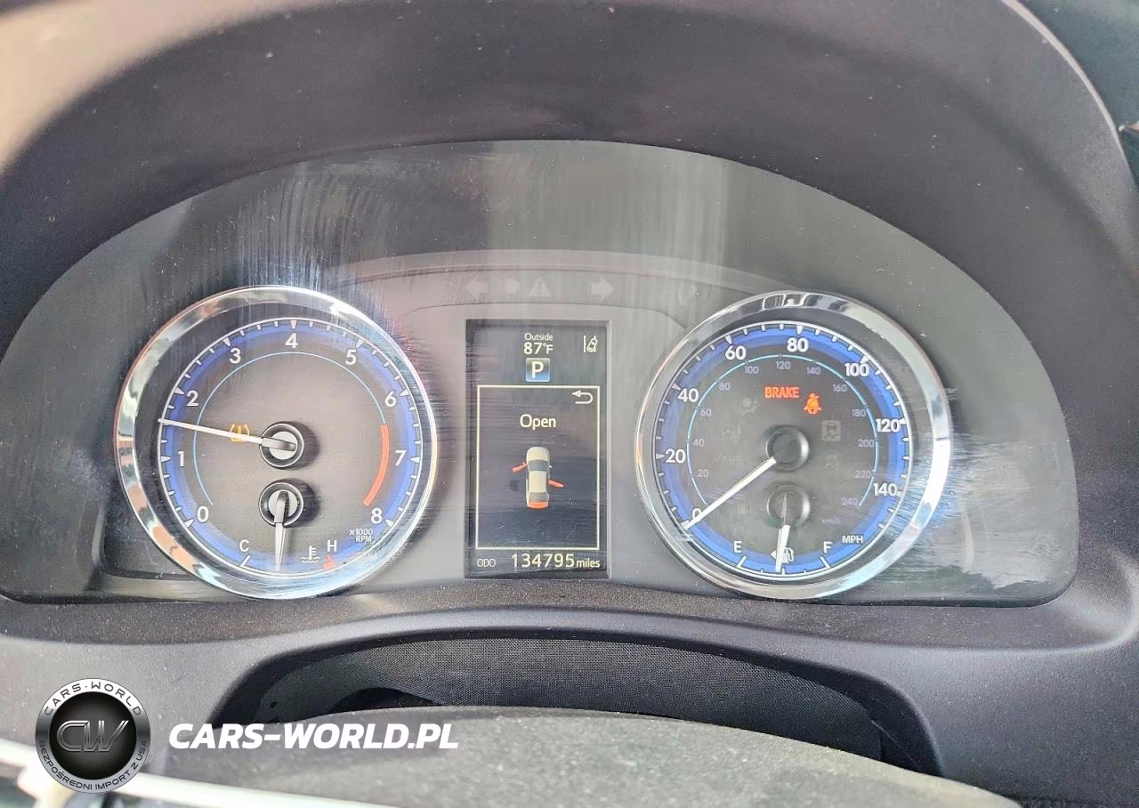 2018 Toyota Corolla Se VIN:5YFBURHE6JP821676 - 9
