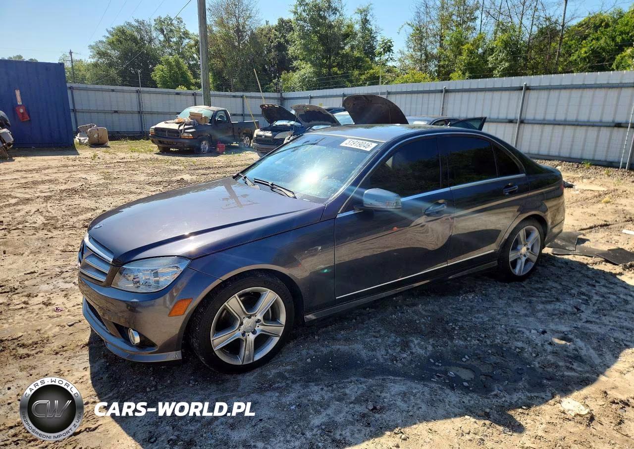 2010 Mercedes-Benz C 300 – zdjęcie 1 z 12
