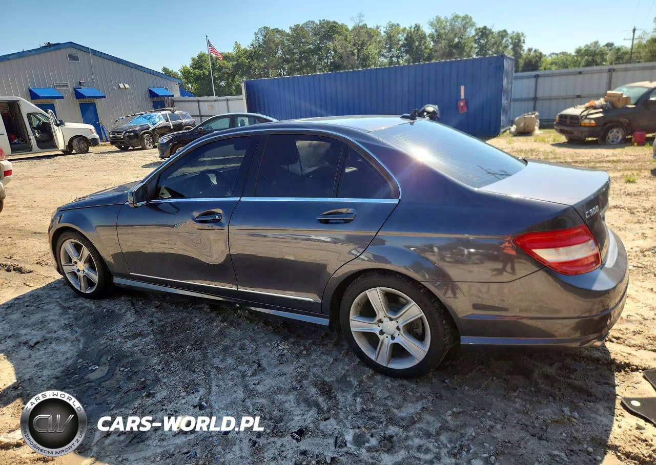 2010 Mercedes-Benz C 300 VIN:WDDGF5EB0AR108111 - 2
