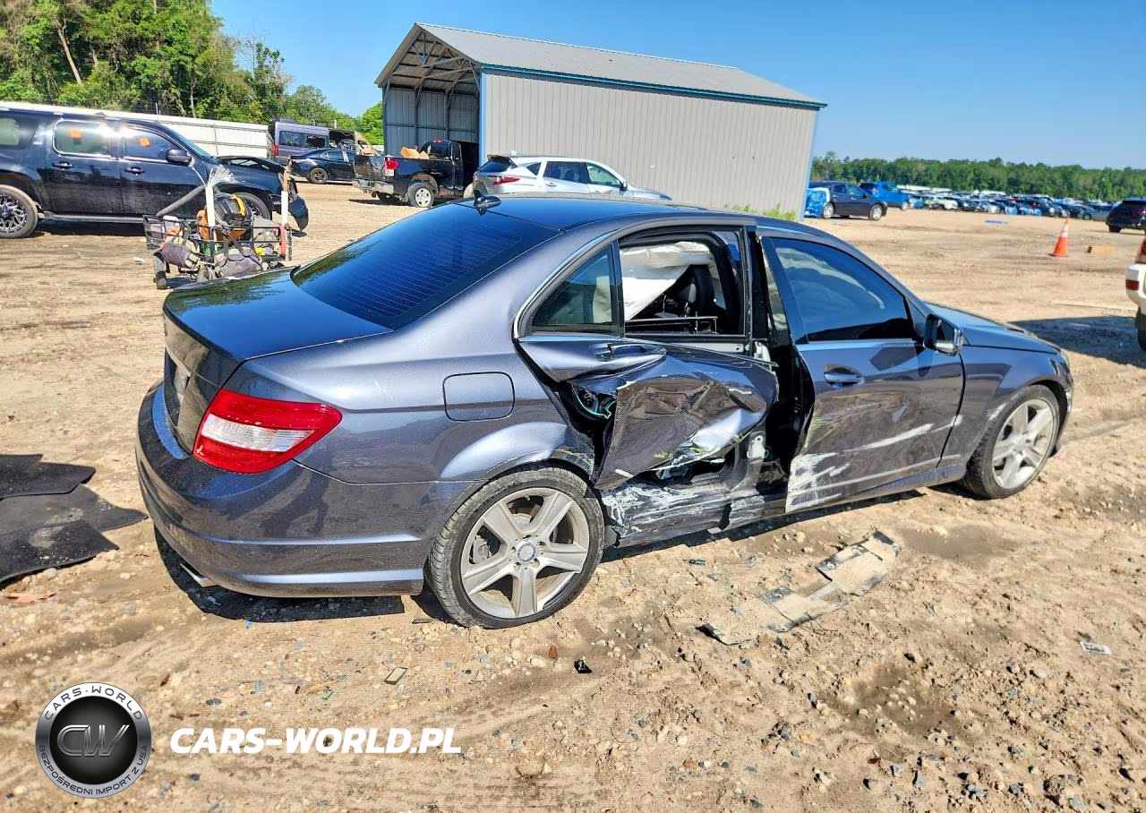 2010 Mercedes-Benz C 300 VIN:WDDGF5EB0AR108111 - 3
