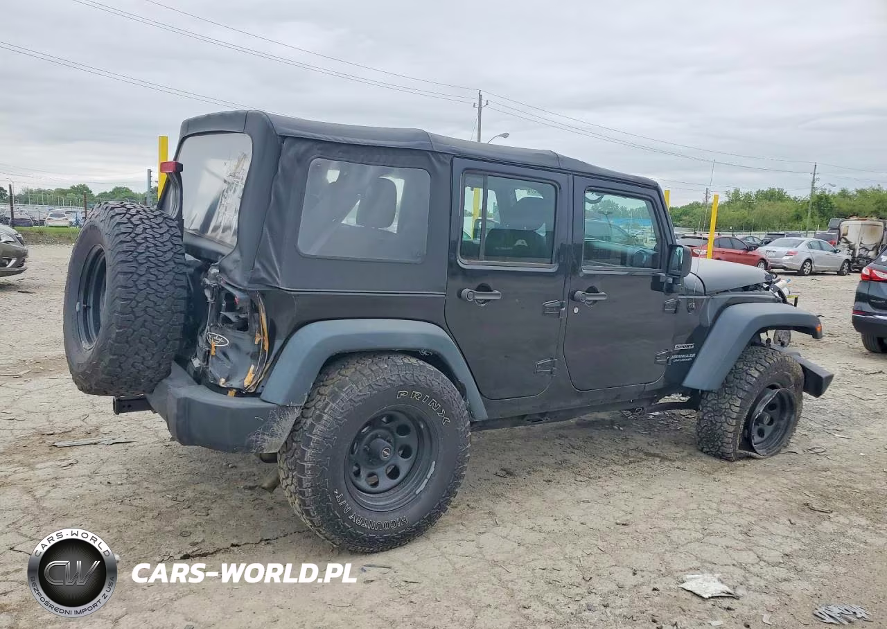 2014 Jeep Wrangler Unlimited Sport VIN:1C4BJWDG0EL305990 - 3