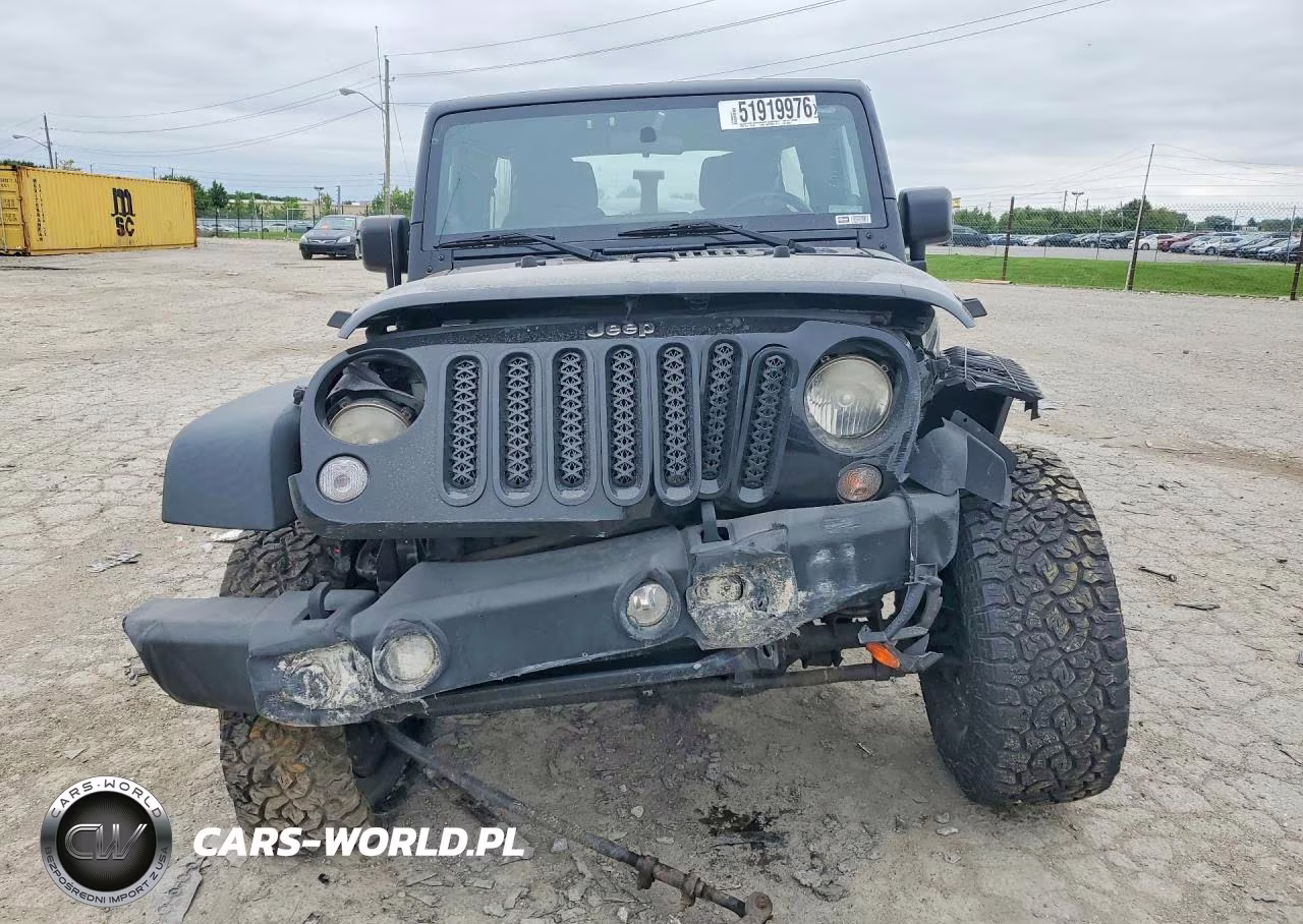 2014 Jeep Wrangler Unlimited Sport VIN:1C4BJWDG0EL305990 - 5