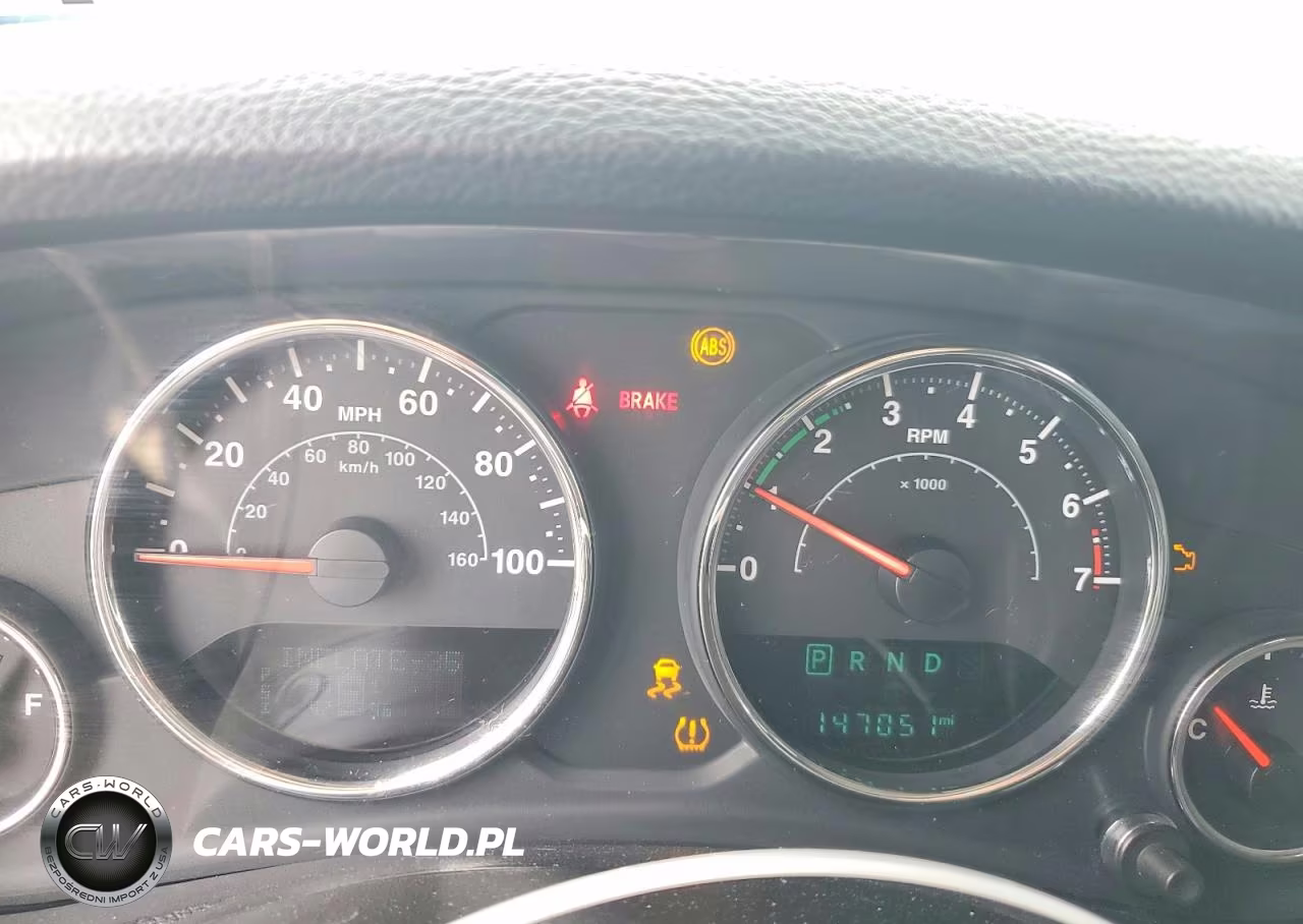 2014 Jeep Wrangler Unlimited Sport VIN:1C4BJWDG0EL305990 - 9