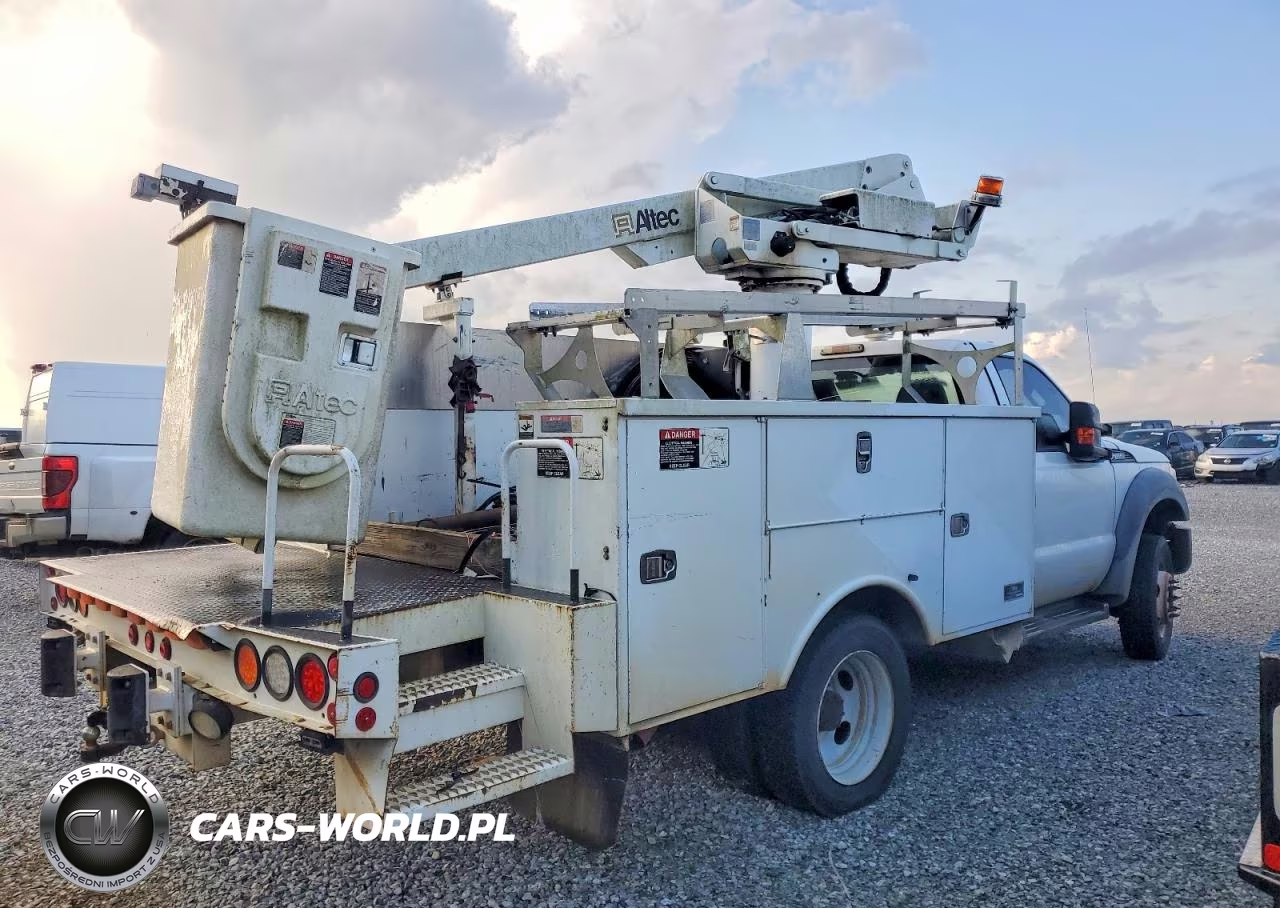 2012 Ford F450 Super Duty Bucket Truck VIN:1FDUF4GY8CEA14332 - 4