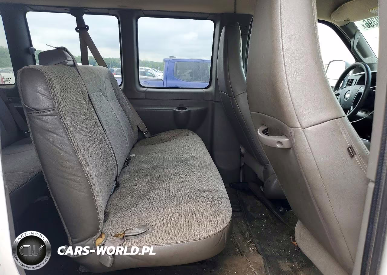 2018 Chevrolet Express G2500 Lt VIN:1GAWGFFG6J1242194 - 10
