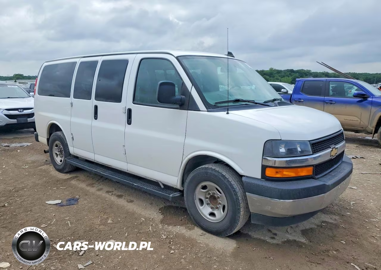 2018 Chevrolet Express G2500 Lt VIN:1GAWGFFG6J1242194 - 4