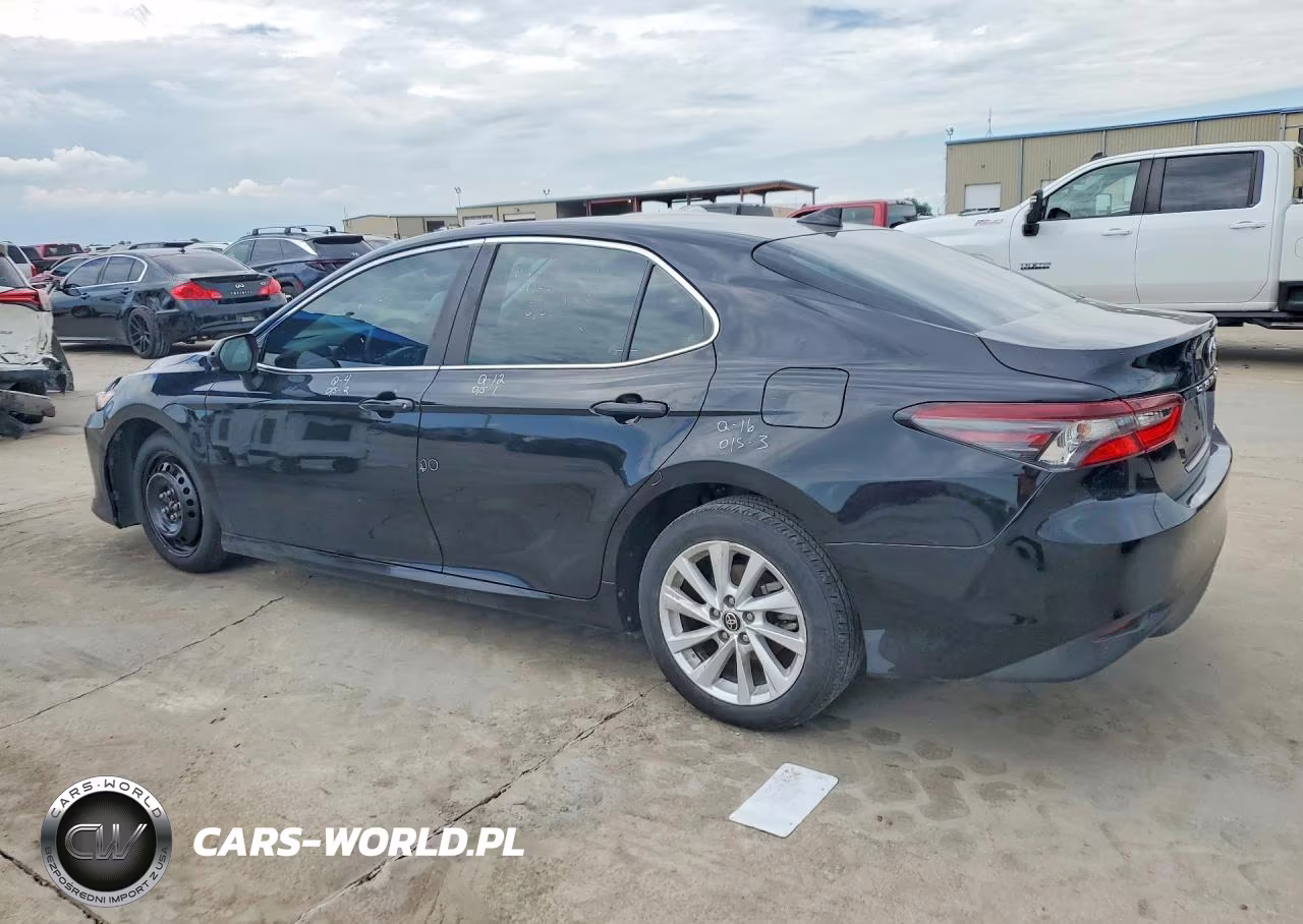 2021 Toyota Camry Le VIN:4T1C11AK1MU451450 - 2