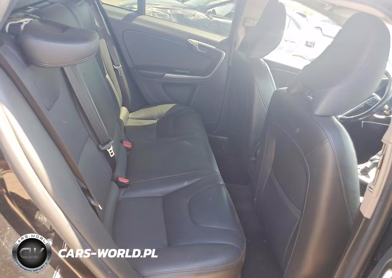 2018 Volvo V60 Cross Country Premier VIN:YV440MWK4J2052882 - 11