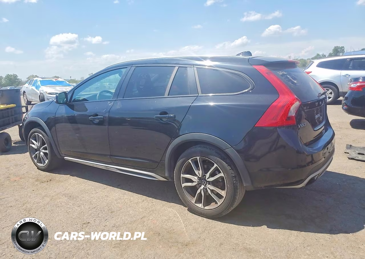 2018 Volvo V60 Cross Country Premier VIN:YV440MWK4J2052882 - 2