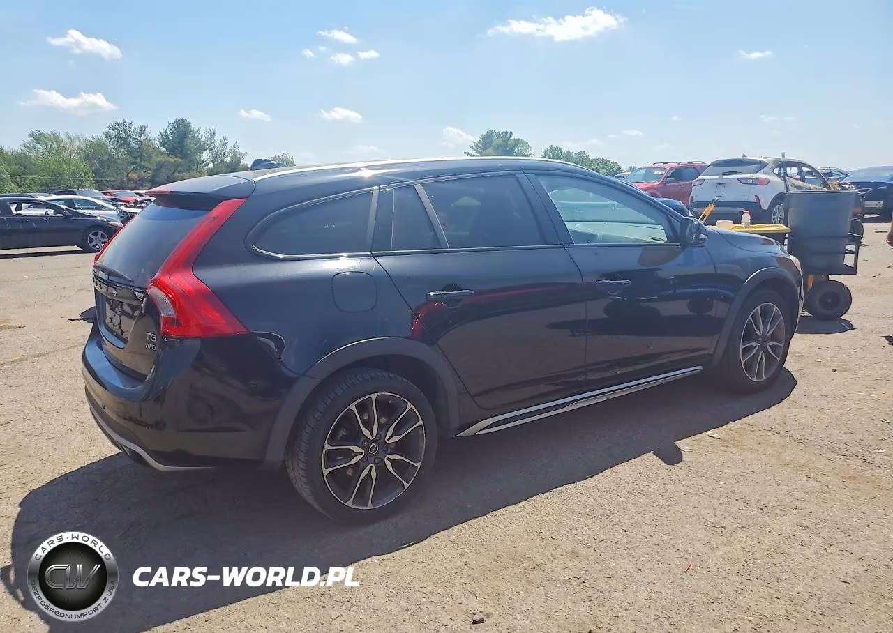 2018 Volvo V60 Cross Country Premier VIN:YV440MWK4J2052882 - 3