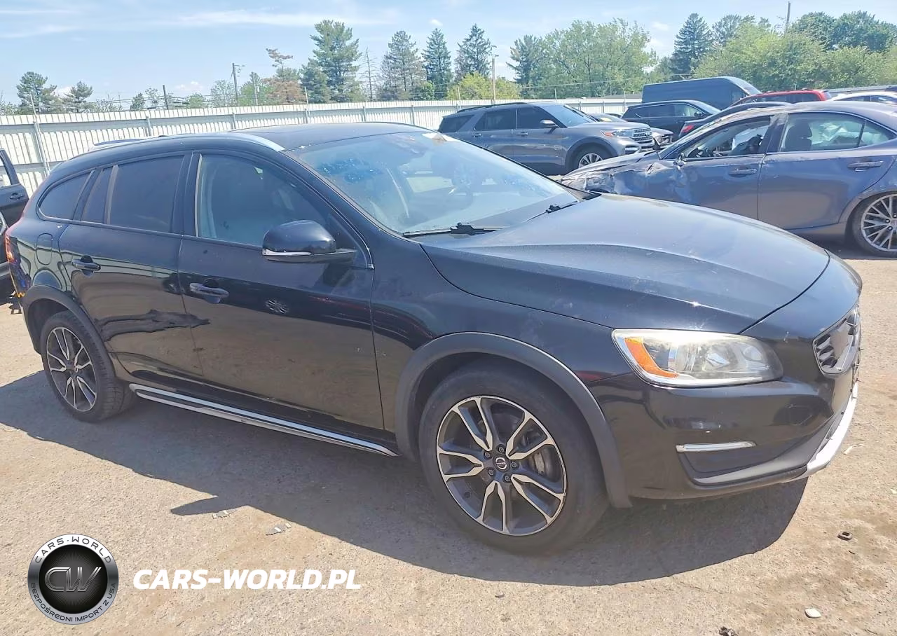 2018 Volvo V60 Cross Country Premier VIN:YV440MWK4J2052882 - 4