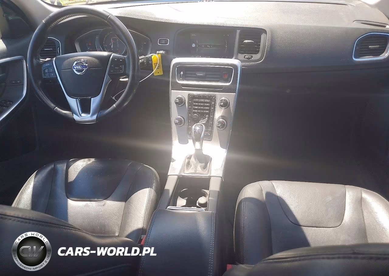 2018 Volvo V60 Cross Country Premier VIN:YV440MWK4J2052882 - 8
