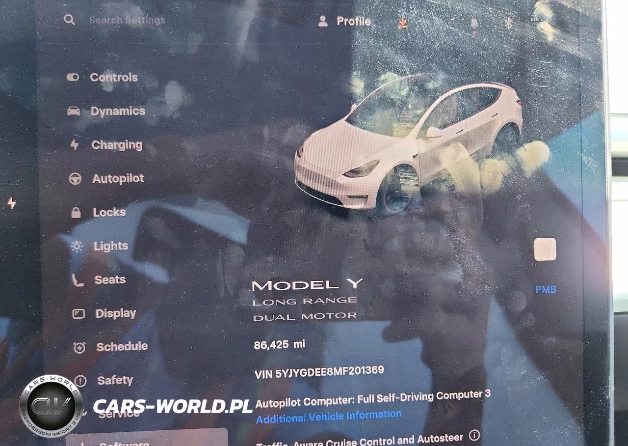 2021 Tesla Model Y VIN:5YJYGDEE8MF201369 - 9