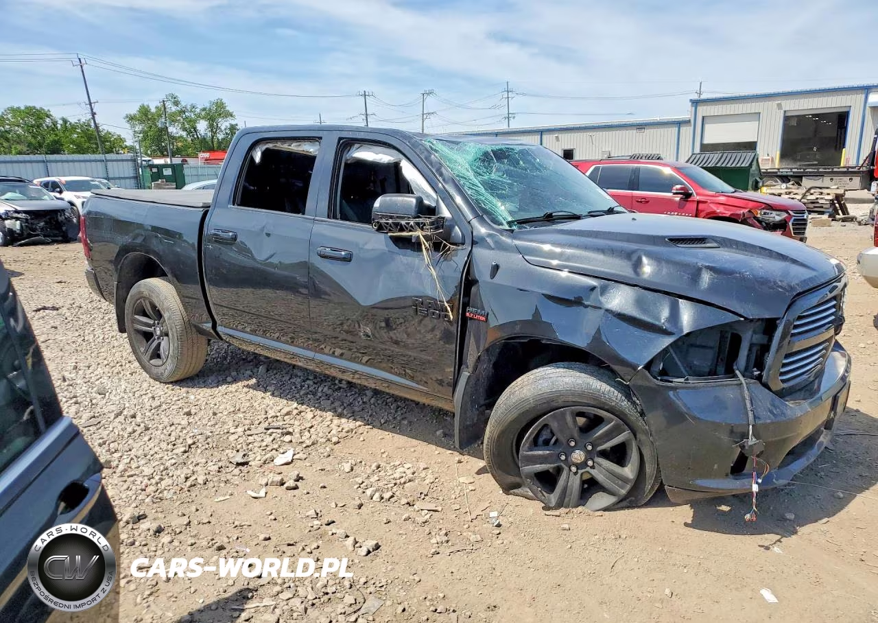 2015 Ram 1500 Sport VIN:1C6RR7MT6FS699231 - 4