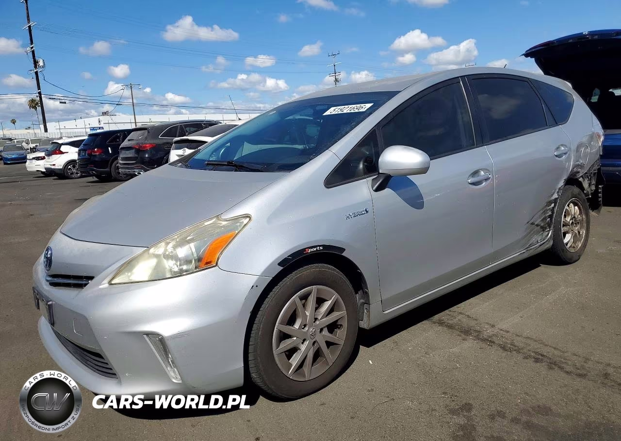 2013 Toyota Prius V Three – zdjęcie 1 z 12