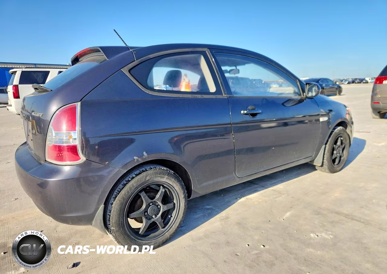 2010 Hyundai Accent Gs VIN:KMHCM3AC3AU168555 - 3