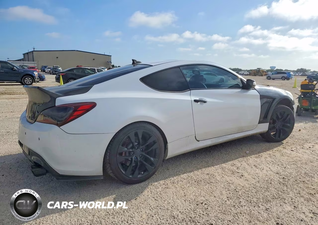 2015 Hyundai Genesis Coupe 3.8 Ultimate VIN:KMHHU6KJ7FU121945 - 3