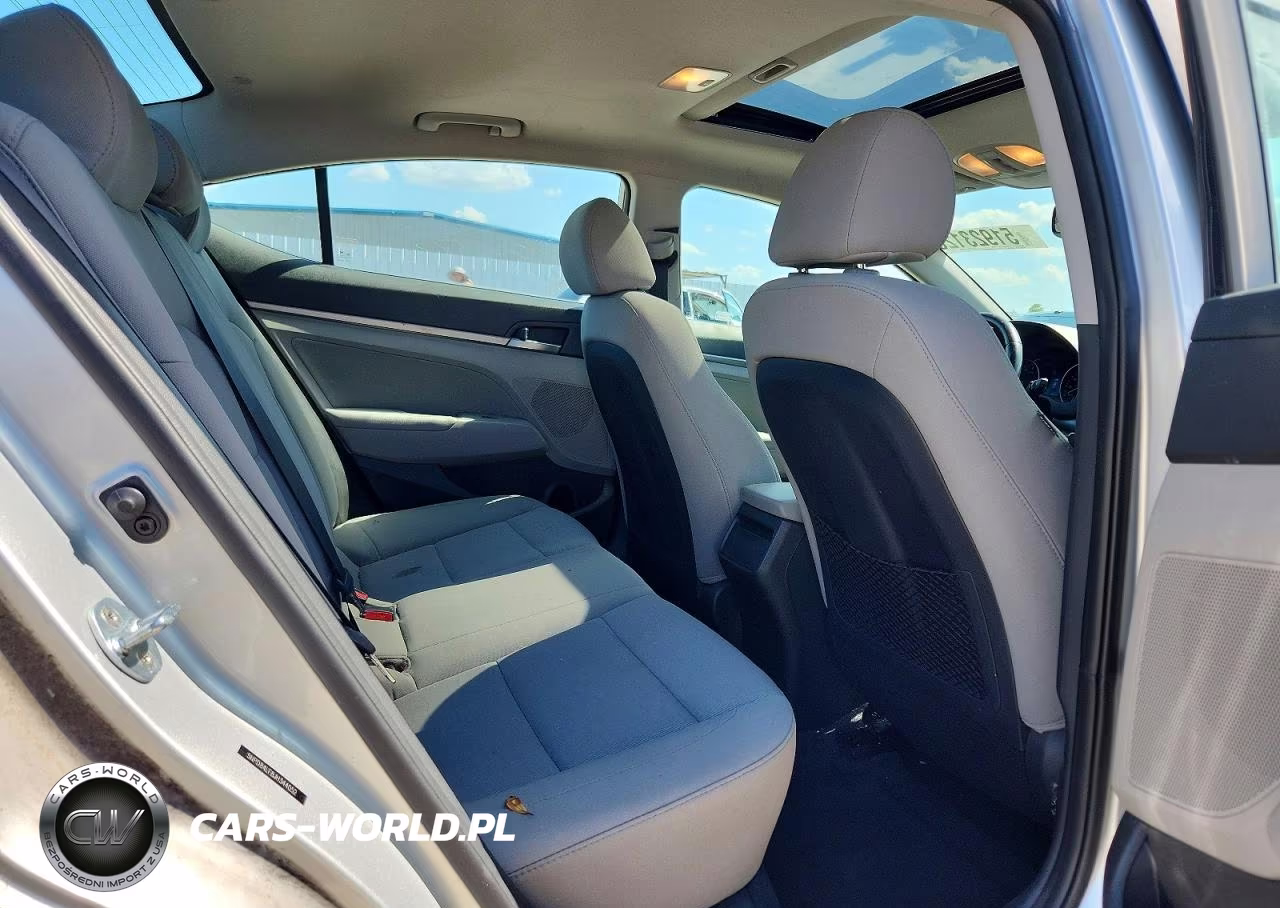 2018 Hyundai Elantra Value Edition VIN:5NPD84LF8JH344052 - 10
