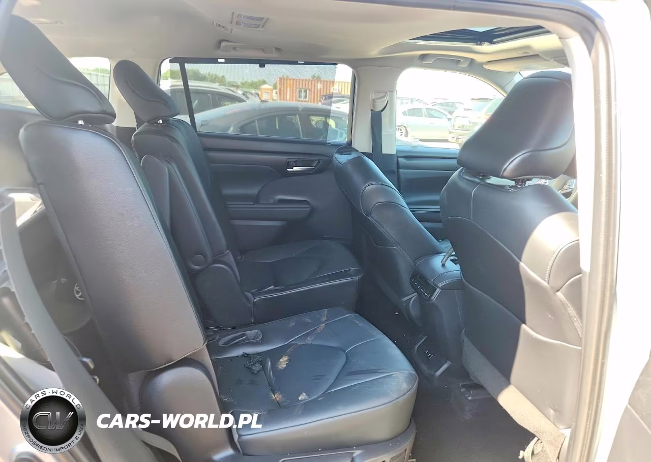 2020 Toyota Highlander Xle VIN:5TDHZRBH5LS502858 - 10