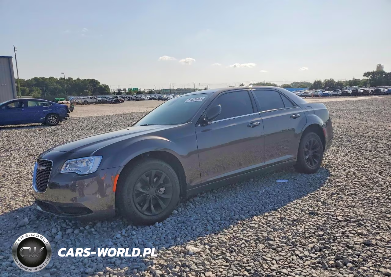 2023 Chrysler 300 Touring – zdjęcie 1 z 12