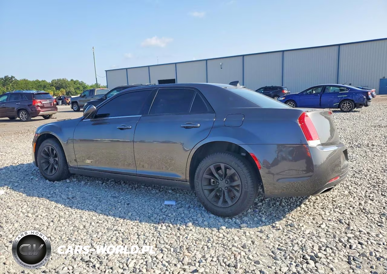 2023 Chrysler 300 Touring VIN:2C3CCAAG9PH566061 - 2