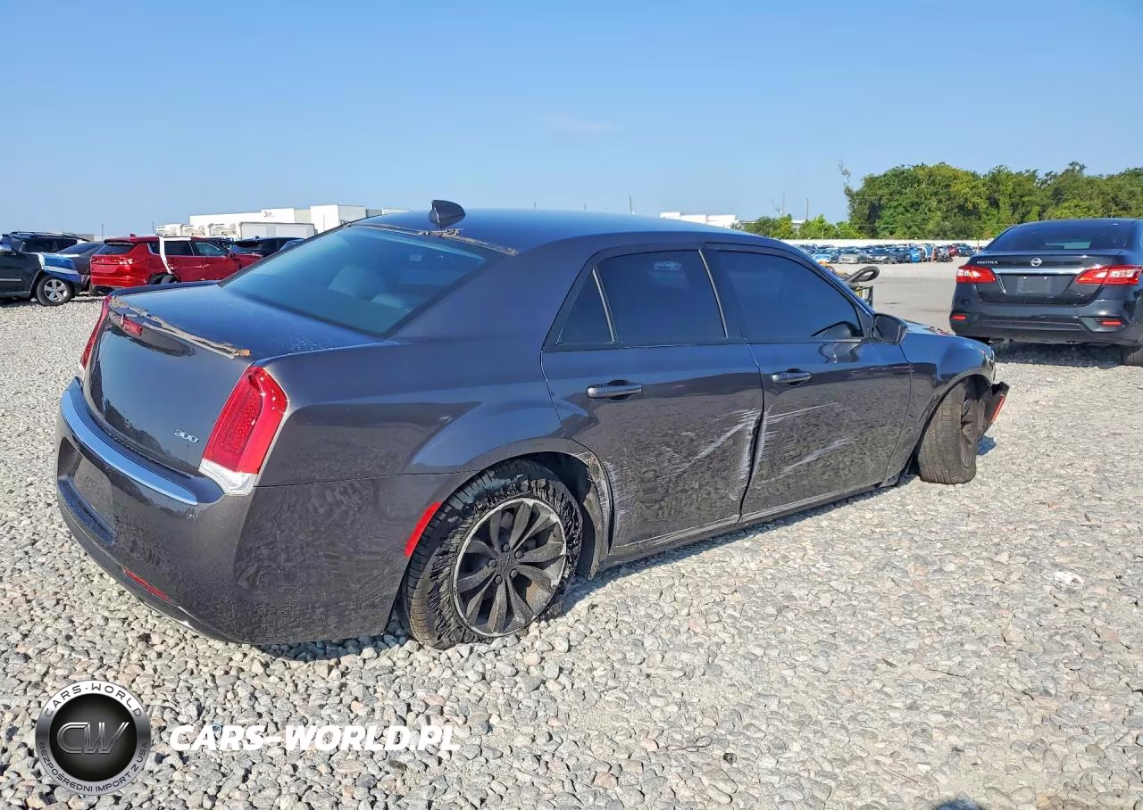 2023 Chrysler 300 Touring VIN:2C3CCAAG9PH566061 - 3