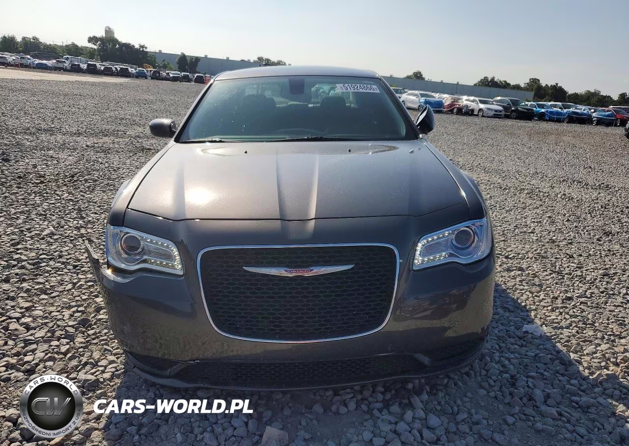 2023 Chrysler 300 Touring VIN:2C3CCAAG9PH566061 - 5