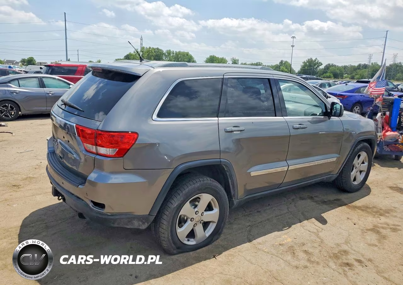 2012 Jeep Grand Cherokee Laredo VIN:1C4RJFAT5CC107256 - 3