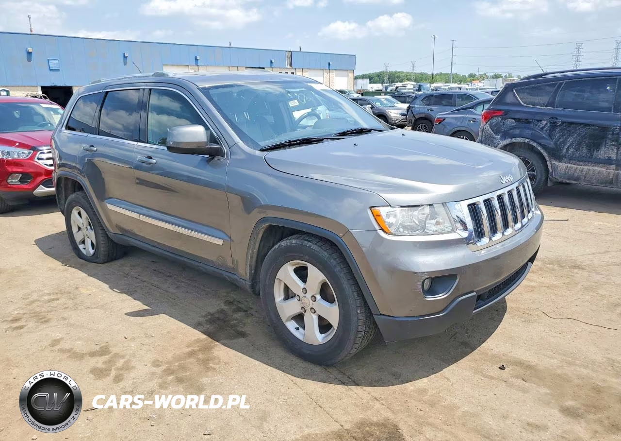 2012 Jeep Grand Cherokee Laredo VIN:1C4RJFAT5CC107256 - 4