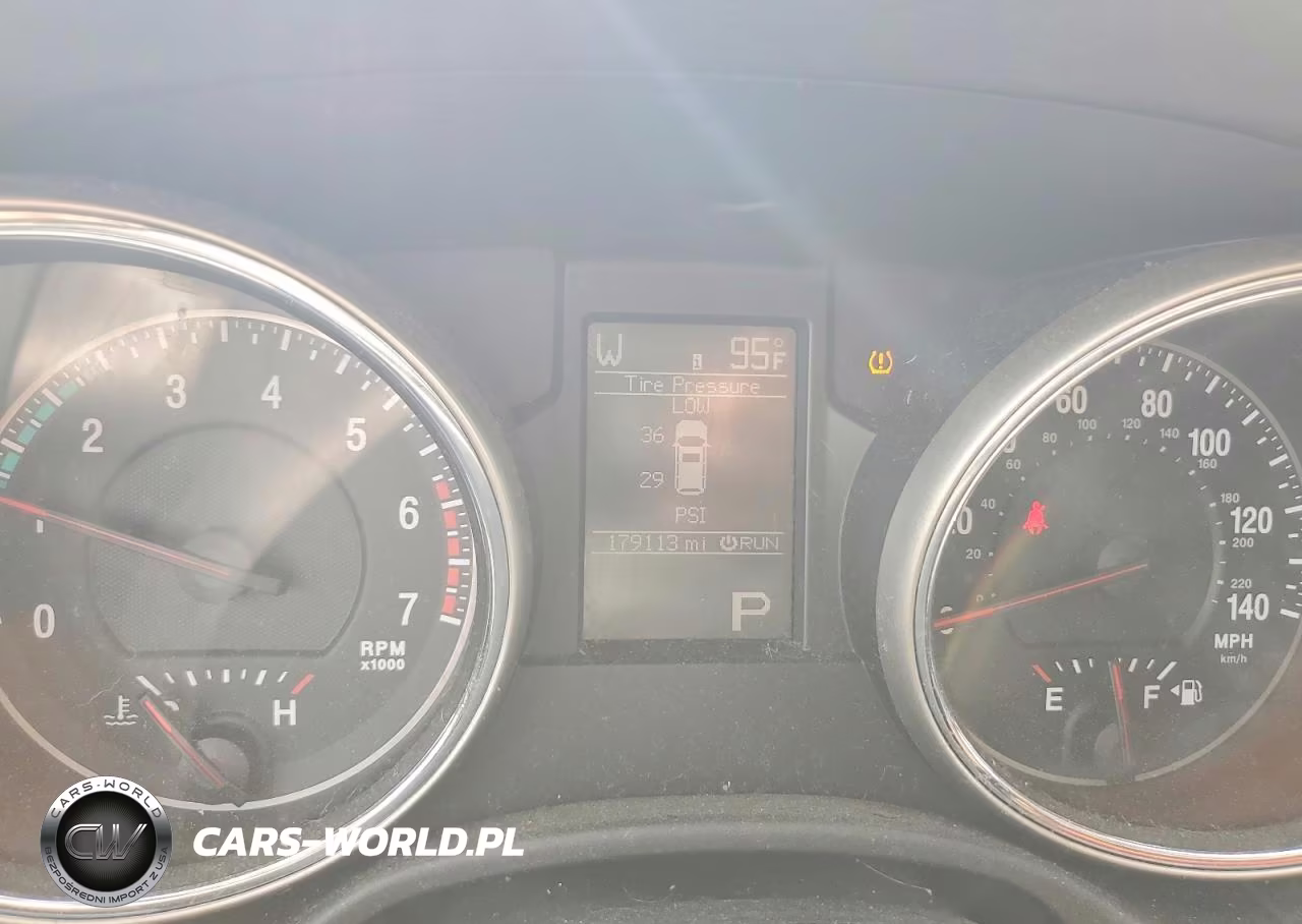2012 Jeep Grand Cherokee Laredo VIN:1C4RJFAT5CC107256 - 9