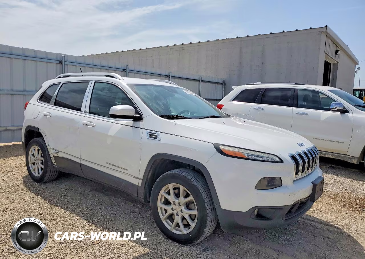 2014 Jeep Cherokee Latitude VIN:1C4PJLCB0EW244830 - 4