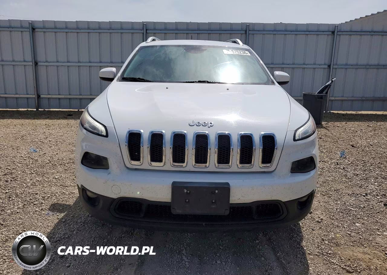 2014 Jeep Cherokee Latitude VIN:1C4PJLCB0EW244830 - 5