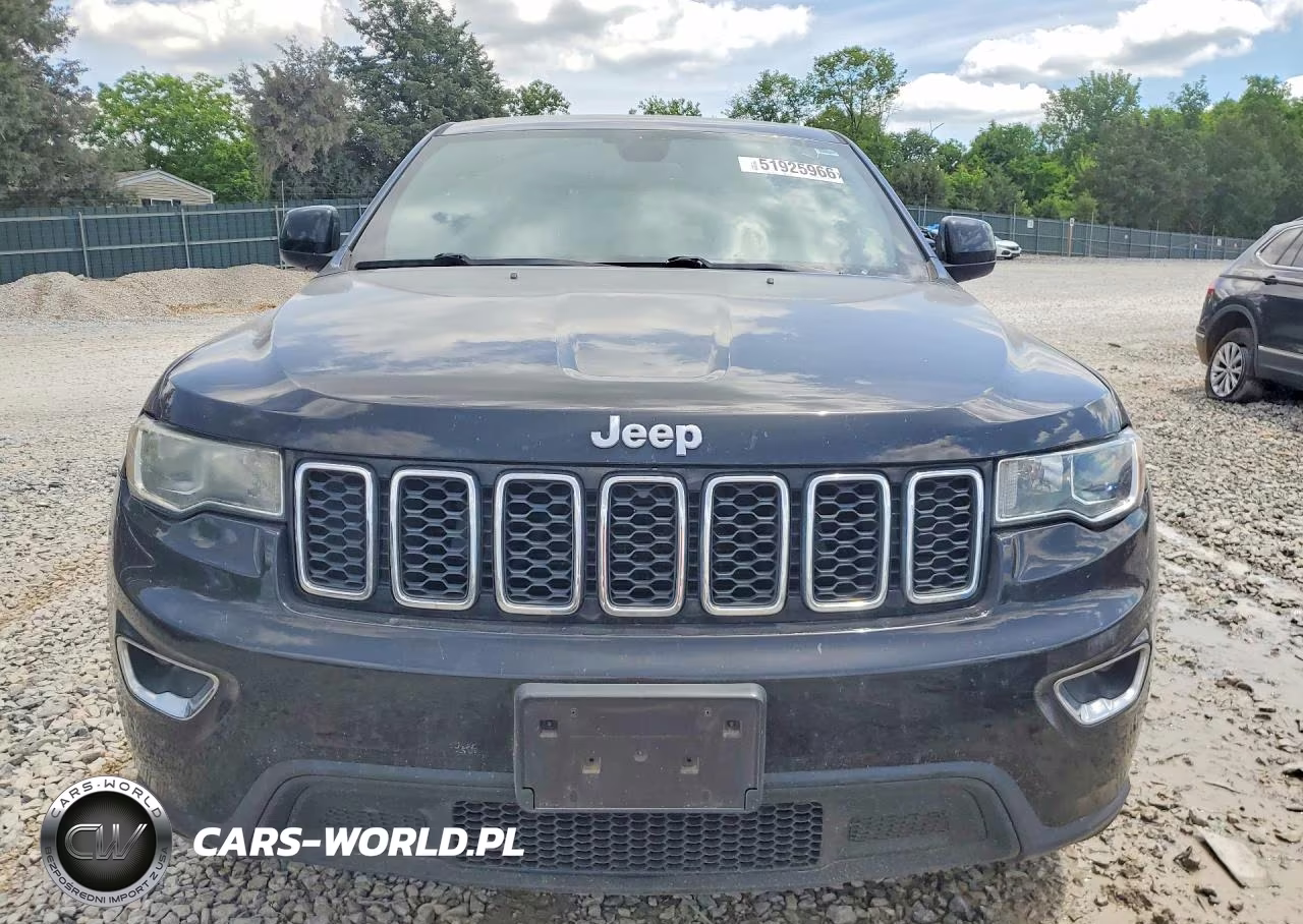 2018 Jeep Grand Cherokee Laredo VIN:1C4RJFAG9JC111567 - 5