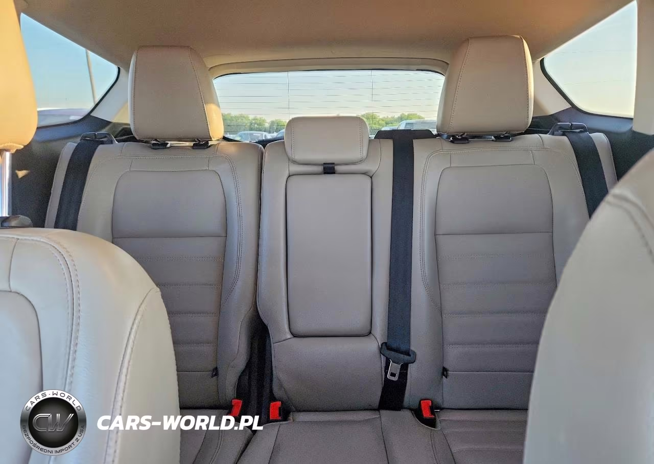 2019 Ford Escape Titanium VIN:1FMCU9J95KUA82155 - 10