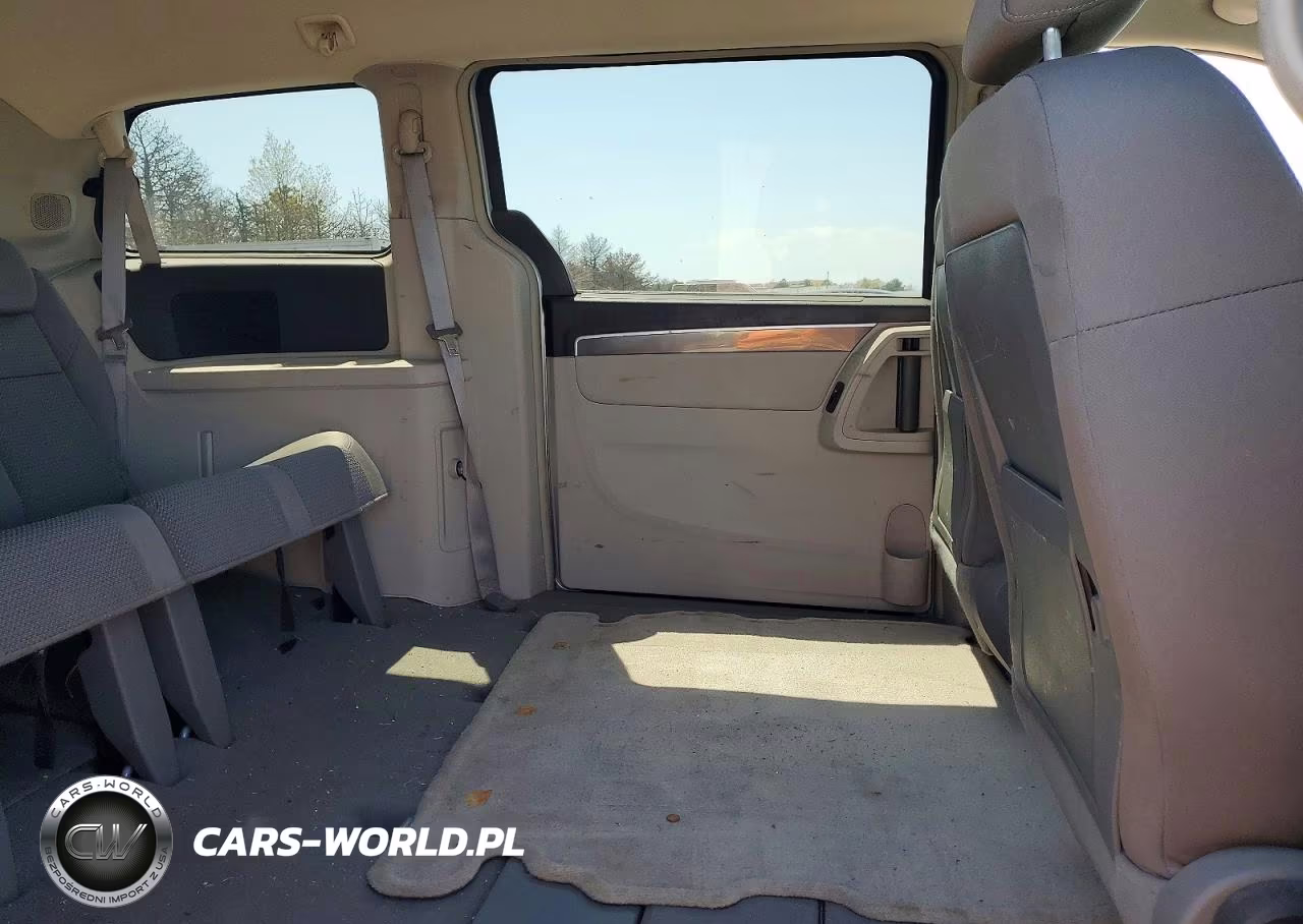 2009 Volkswagen Routan S VIN:2V8HW441X9R579629 - 11