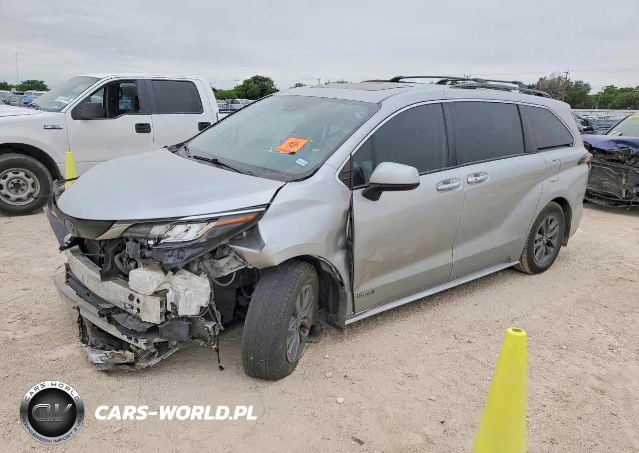2021 Toyota Sienna Xle