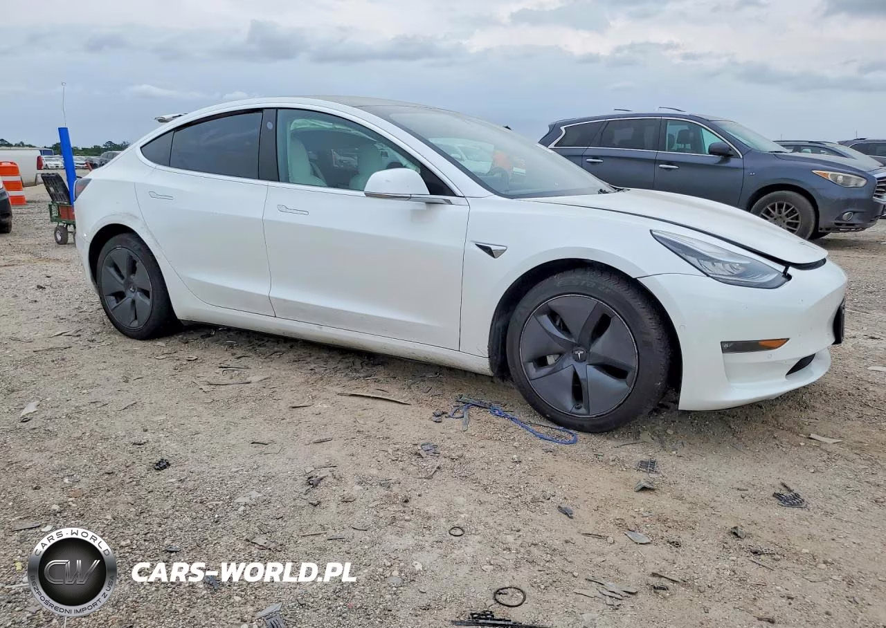 2020 Tesla Model 3 VIN:5YJ3E1EB8LF639621 - 4