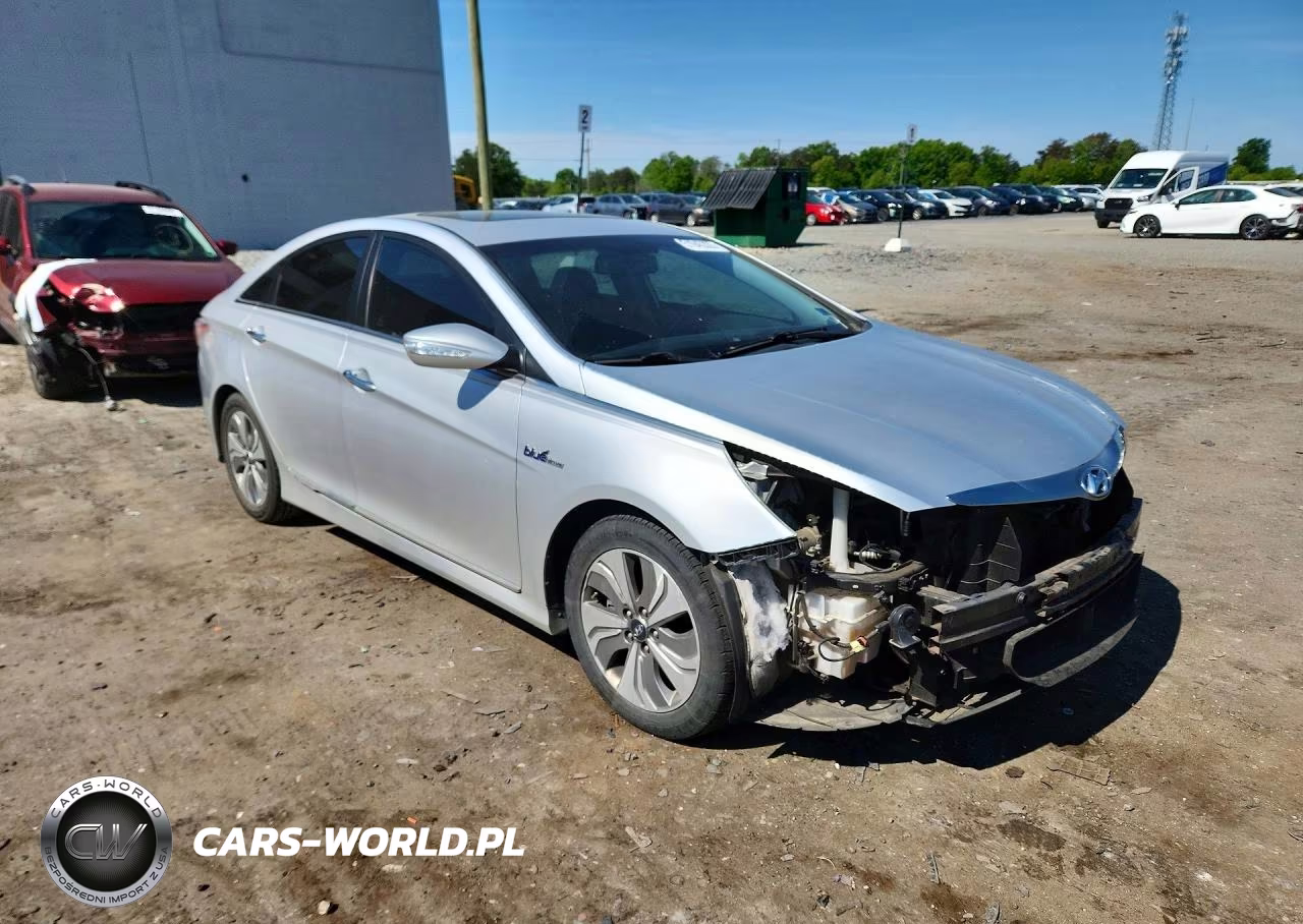 2013 Hyundai Sonata Hybrid VIN:KMHEC4A47DA098283 - 4